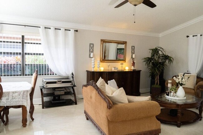 Building Photo - 5360 Kim Ct