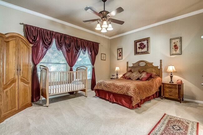 Building Photo - 18318 Hampton Hills Dr