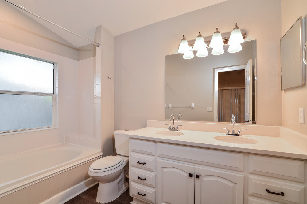 Building Photo - 935 Brightview Dr