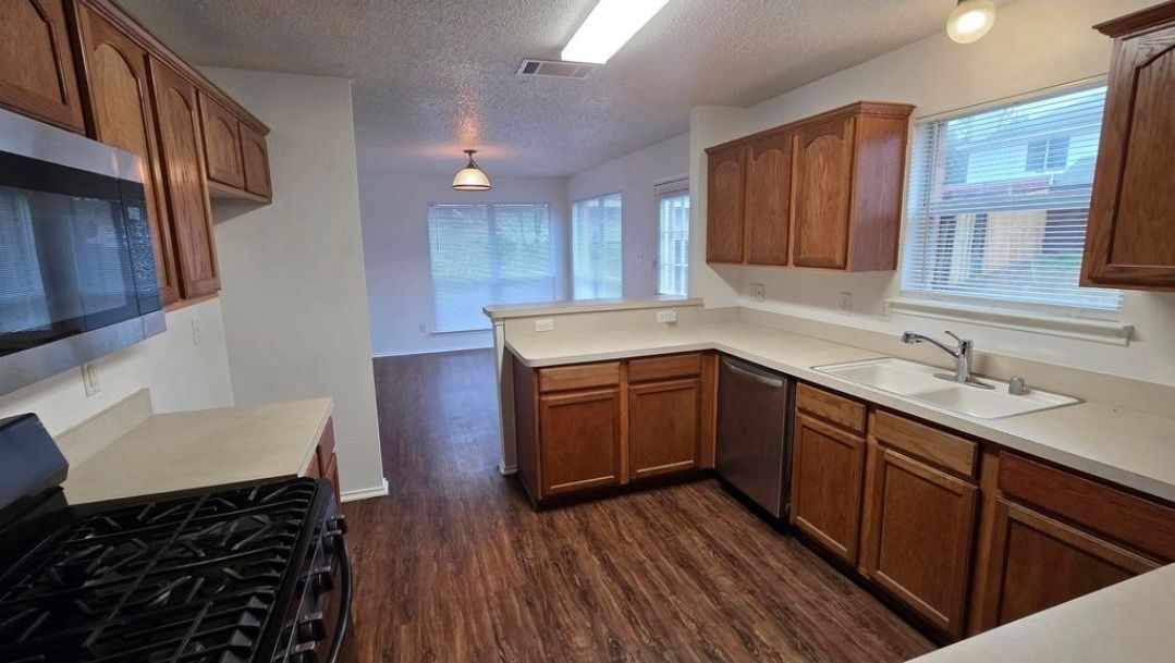 Building Photo - 2817 Island Wren Dr