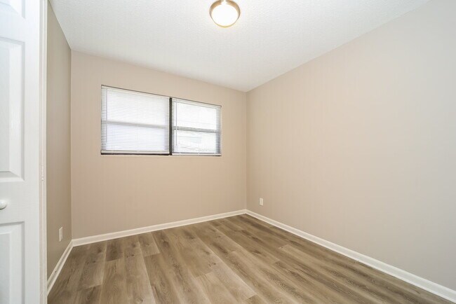 Building Photo - 6904 Cherbourg Ave S