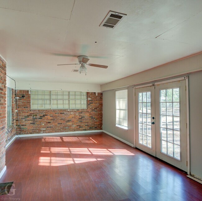 Building Photo - Rental Property