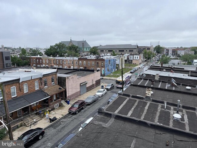 Building Photo - 1332 S 30th St