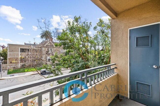 Building Photo - 2330 1st Ave