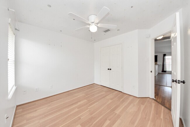 Building Photo - 21019 Stoney Haven Dr