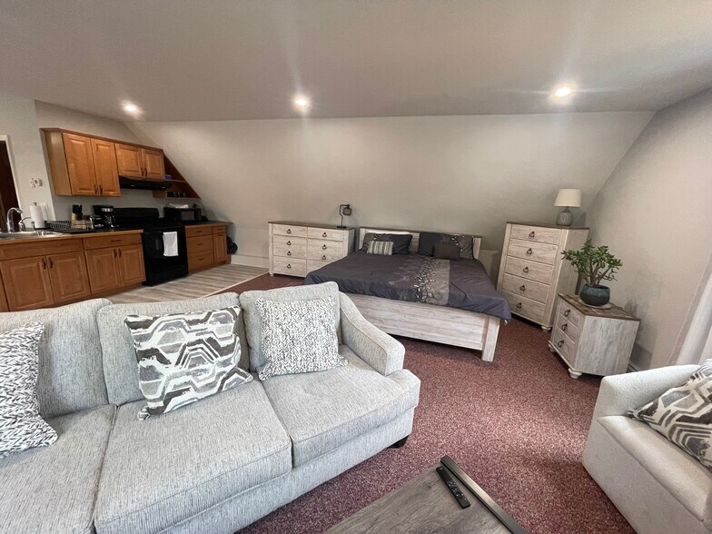 Building Photo - 176 North St