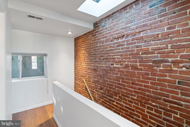 Building Photo - 1004 South Paca St