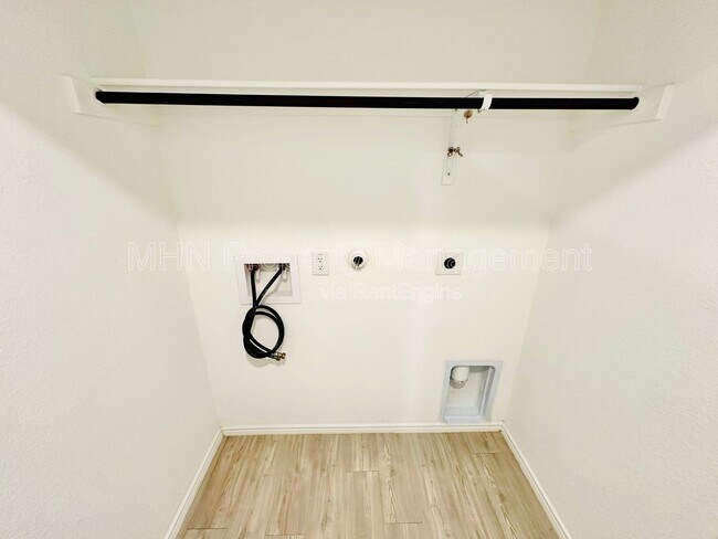 Building Photo - 13023 Rosemary Cove