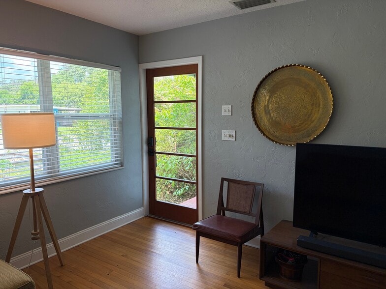 Building Photo - 1510 Lawsona Ct