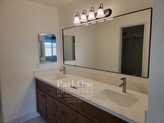 Building Photo - Spacious Updated Home with Expansive Private Yard