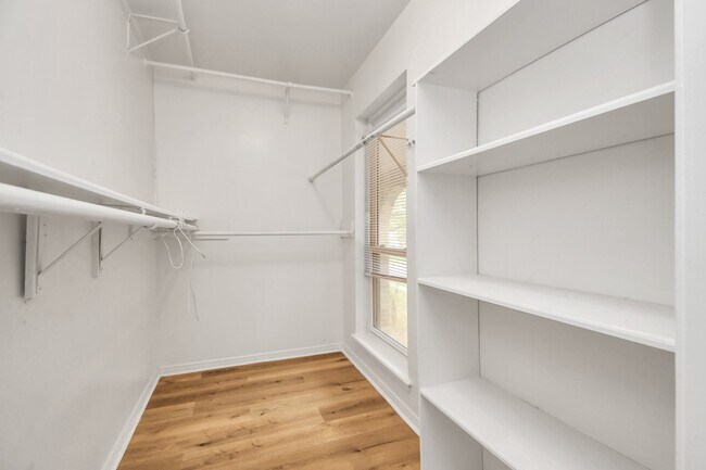 Building Photo - 17903 Nanes Dr