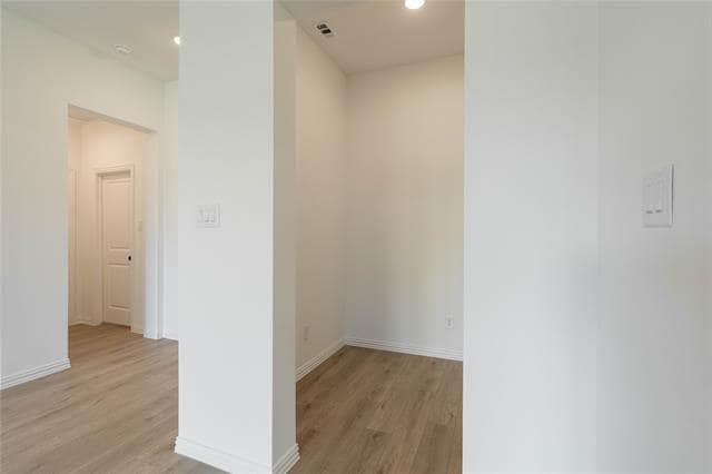 Building Photo - 1304 Parkdale St
