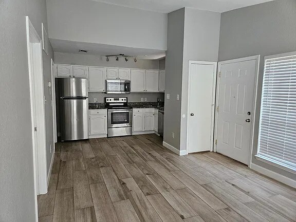 Building Photo - 1467 Meadowood Village Dr