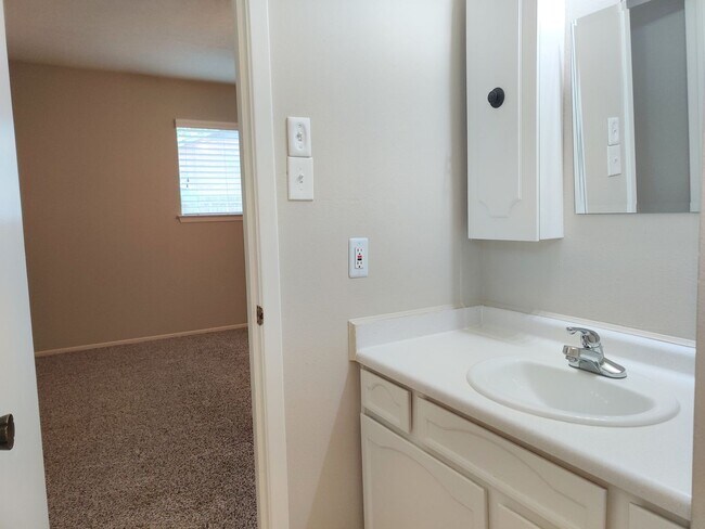 Building Photo - 1914 Seakale Ln