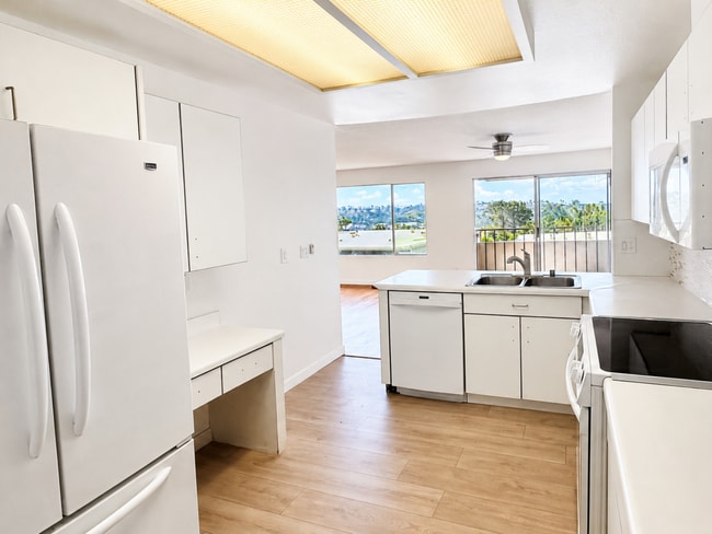 Building Photo - 6337 Caminito Andreta