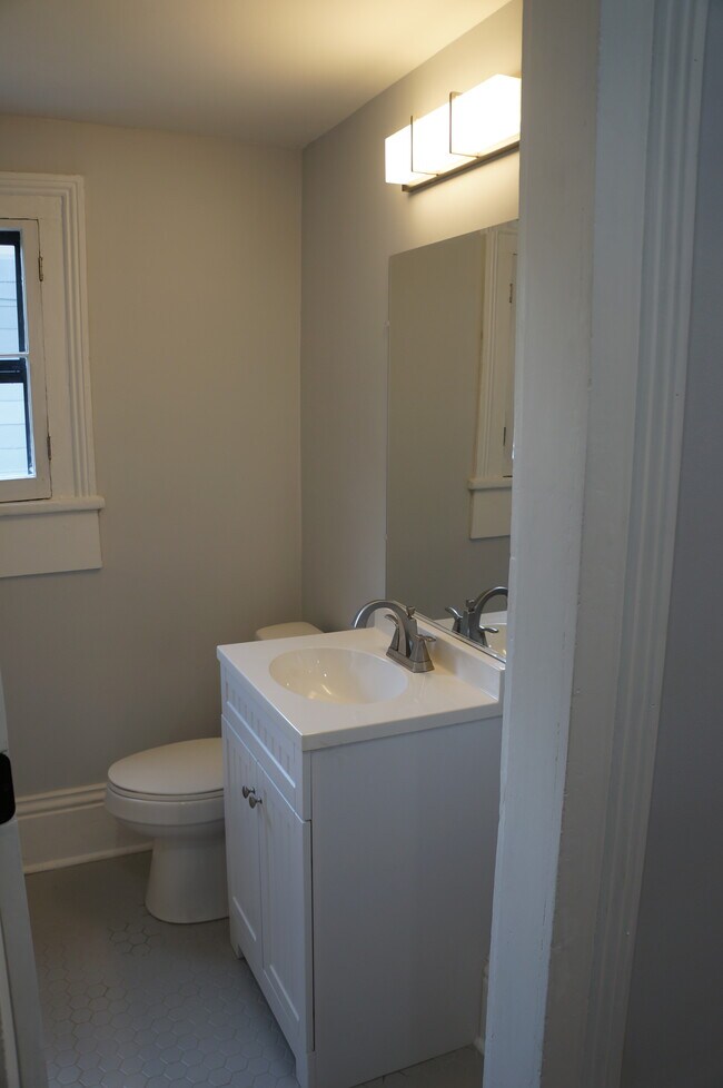 Building Photo - 712 Morgan St