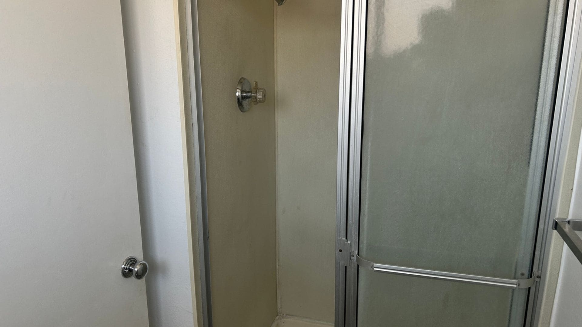 Building Photo - 4485 E Harmon Ave