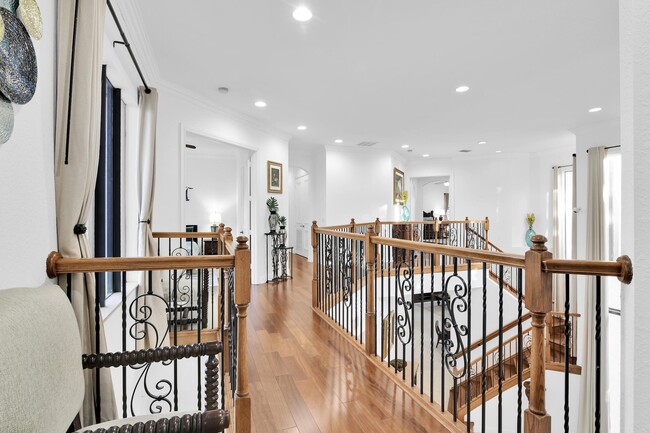 Building Photo - 10703 Versailles Blvd