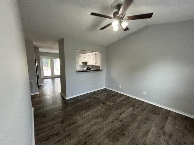 Building Photo - 3 BD 2 BA APARTMENT BY TTU FOR RENT