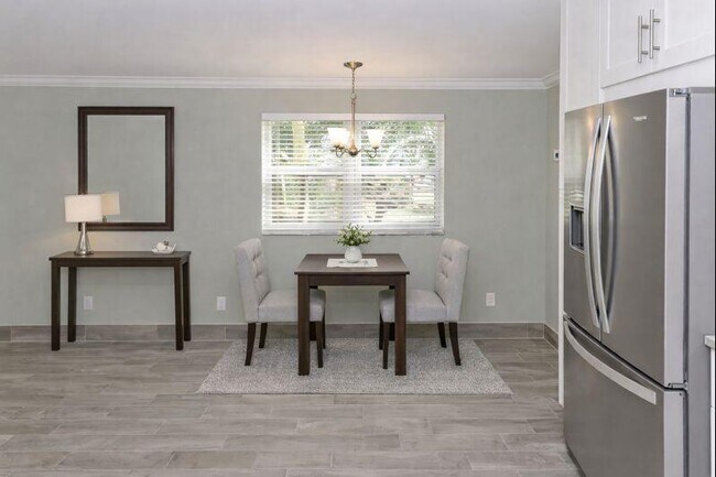 Building Photo - 864 Normandy R