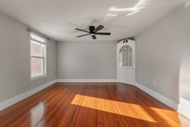 Building Photo - 12 Wright St