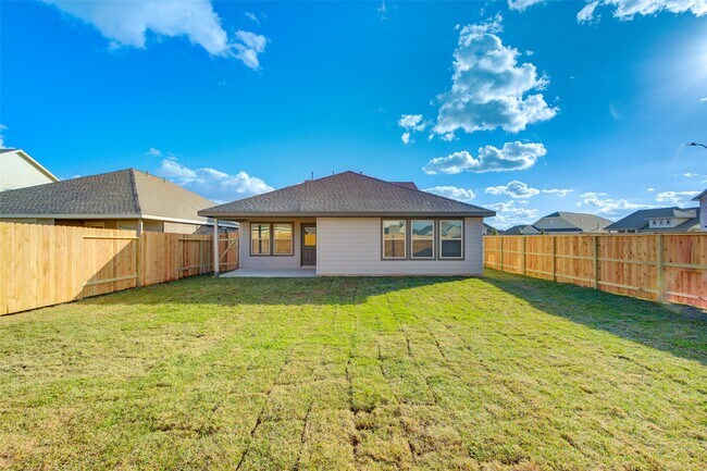 Building Photo - 3330 Meadknoll Ln