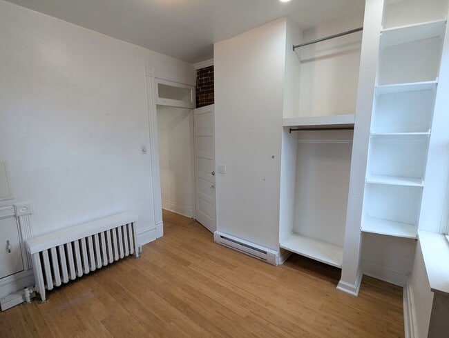 Building Photo - 4 Bedroom 1 Bathroom Single Family Home in...