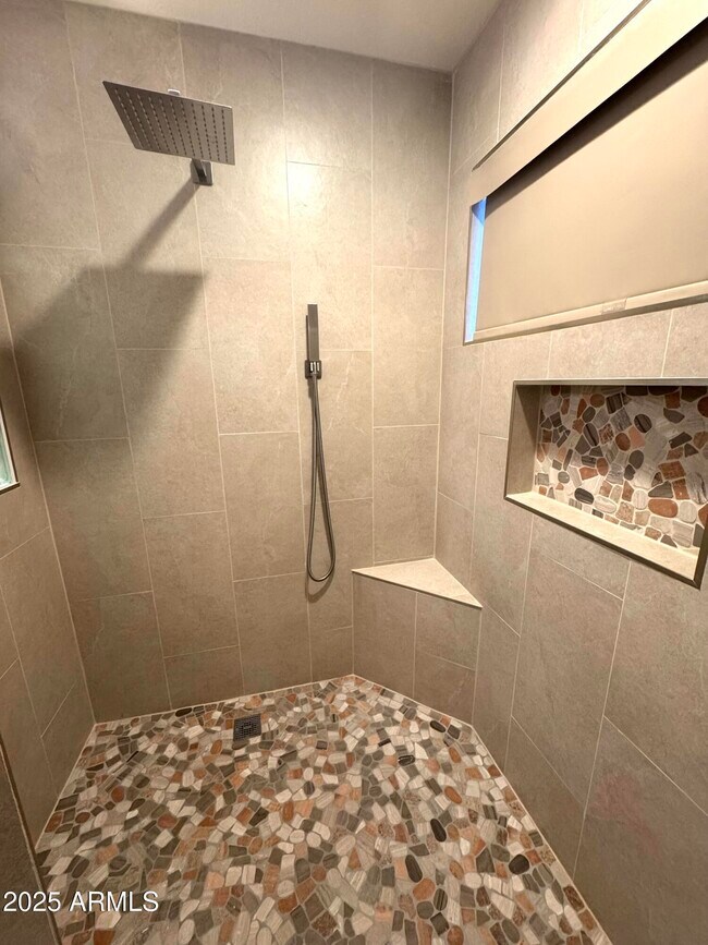 Building Photo - 8833 S 51st St