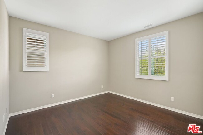 Building Photo - 4928 Princess Dr