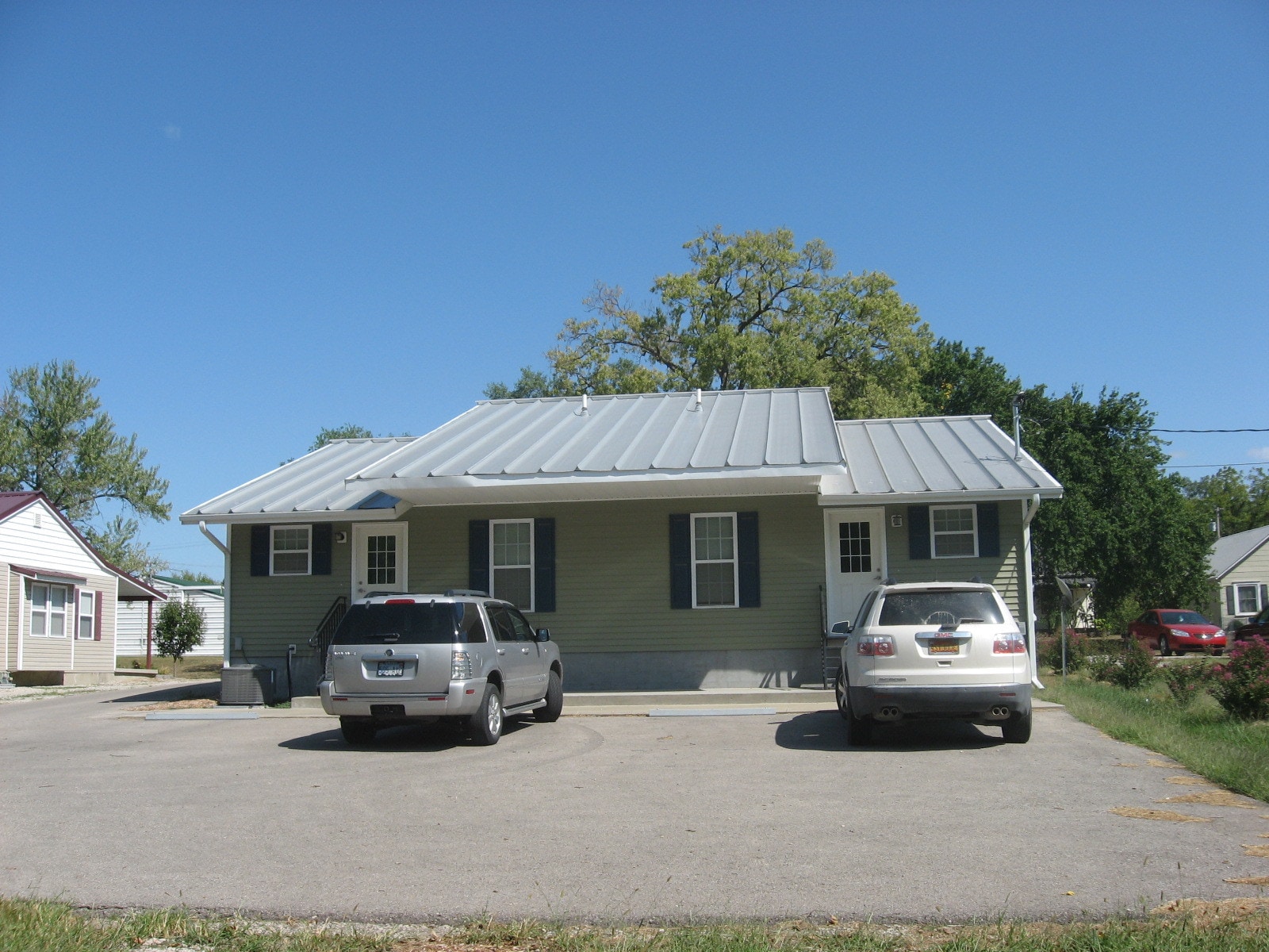 Rear Parking Area - 930 N King St