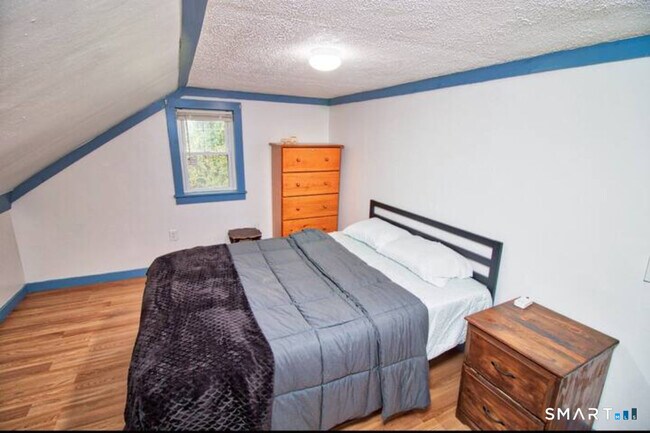 Building Photo - 15 Lower Rd