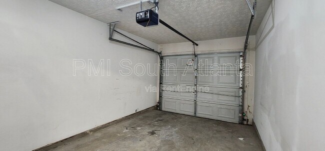Building Photo - 588 Hunnicutt Rd SE