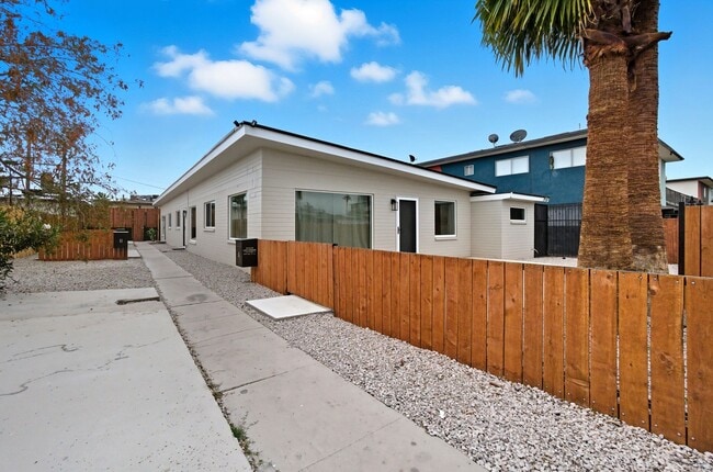 Building Photo - Fully Remodeled 2BR with Modern Upgrades &...
