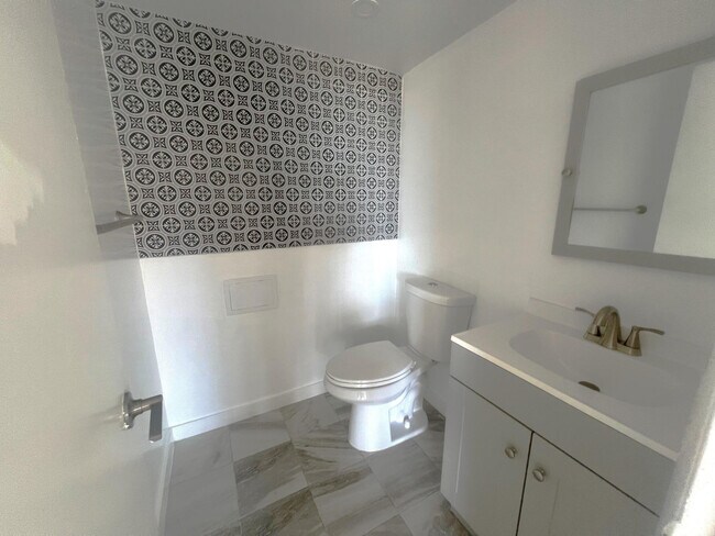 Building Photo - 7000 NW 186th St