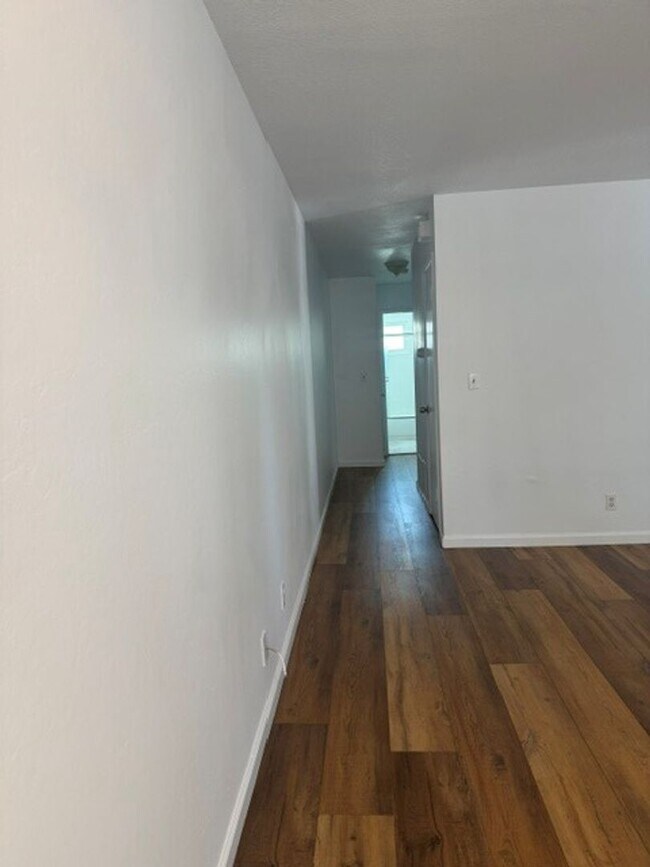 Building Photo - Beautifully Upgraded, 2 Bedroom 1 Bath Condo In a Great Location in South San Jose