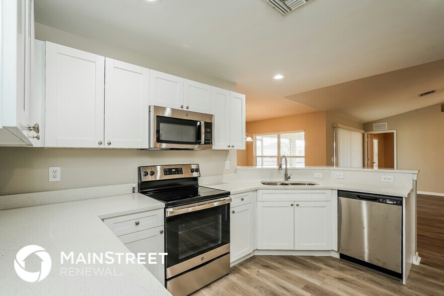 Building Photo - 113 NW 29th Terrace