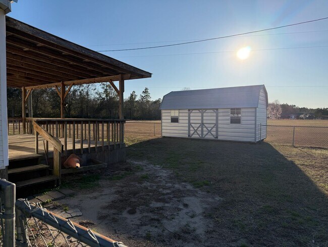 Building Photo - AVAILABLE NOW!