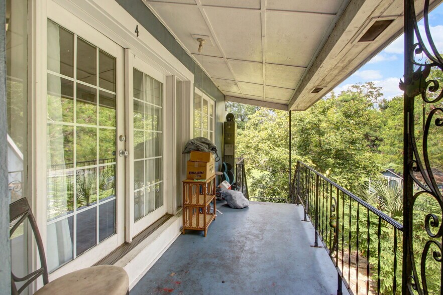 Building Photo - 2353 Spring Park Rd