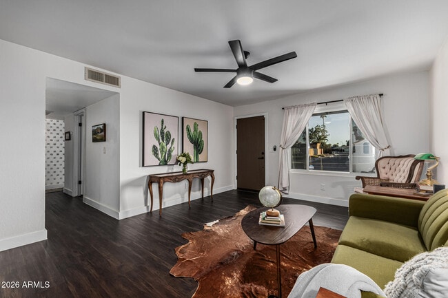 Building Photo - 2200 N Los Altos Dr