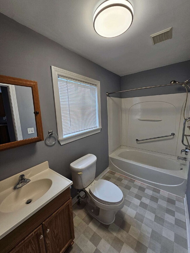 Building Photo - Beautifully Renovated 3-Bedroom, 1 Bathroom Ranch. Updated Kitchen w/ All Appliances, Large Maste...