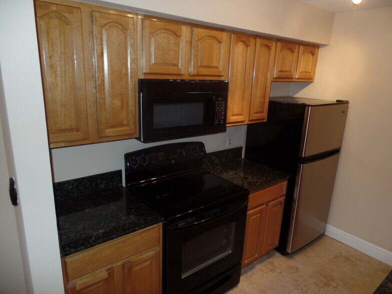 Primary Photo - 2485 NW 33rd St