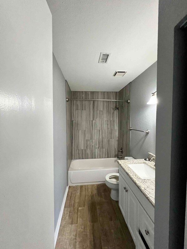 Building Photo - 2504 Liberty Ln