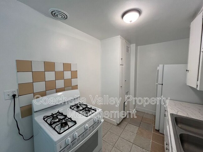 Building Photo - 85171 Bagdad Ave