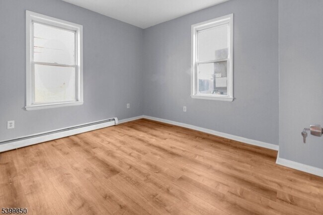 Building Photo - 95 1st St