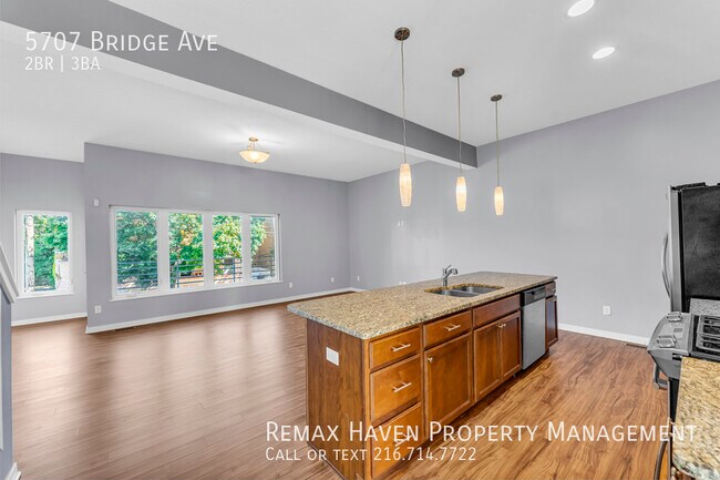 Building Photo - 5707 Bridge Ave