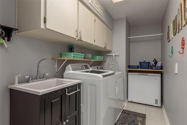 Building Photo - 5811 Dory Way