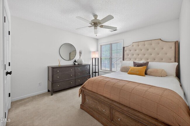 Building Photo - 2400 Huntscroft Ln