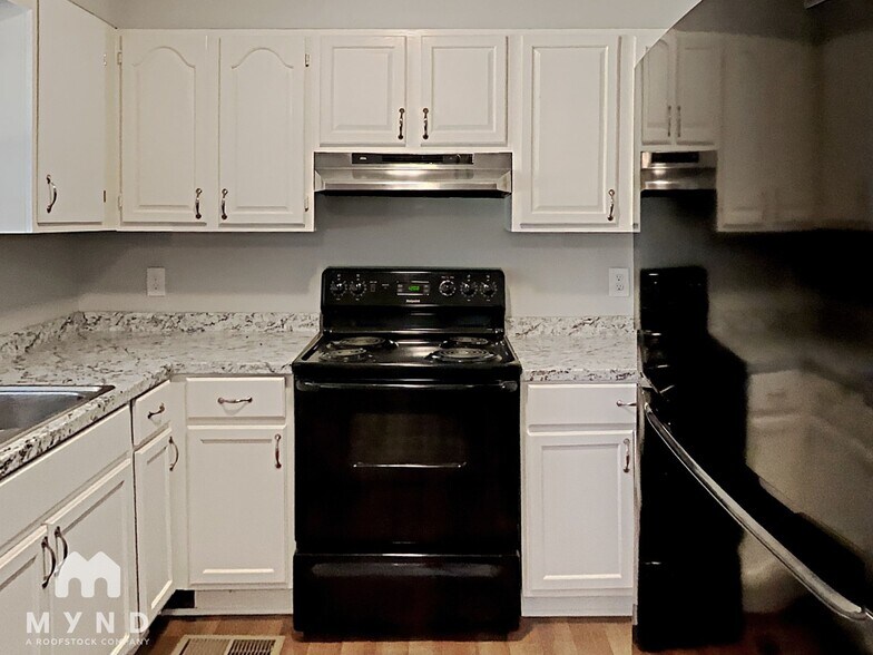 Building Photo - 6852 Cherry Cir