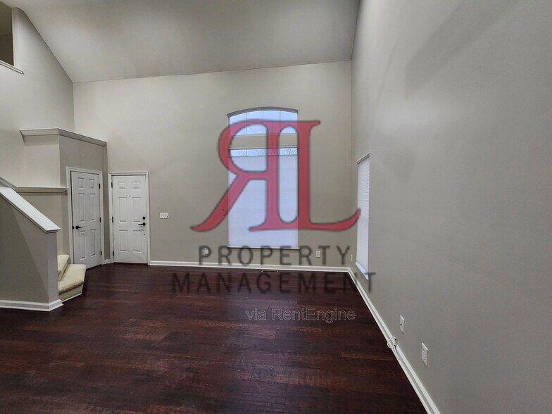 Building Photo - 6716 Bethany Dr
