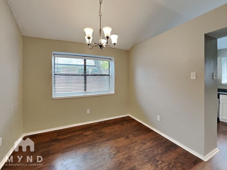 Building Photo - 208 S Malone Rd